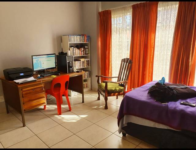 2 BEDROOM HOUSE SOLD IN MAGALIESKRUIN